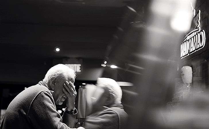 black-and-white-elderly-man-old-preview.jpg